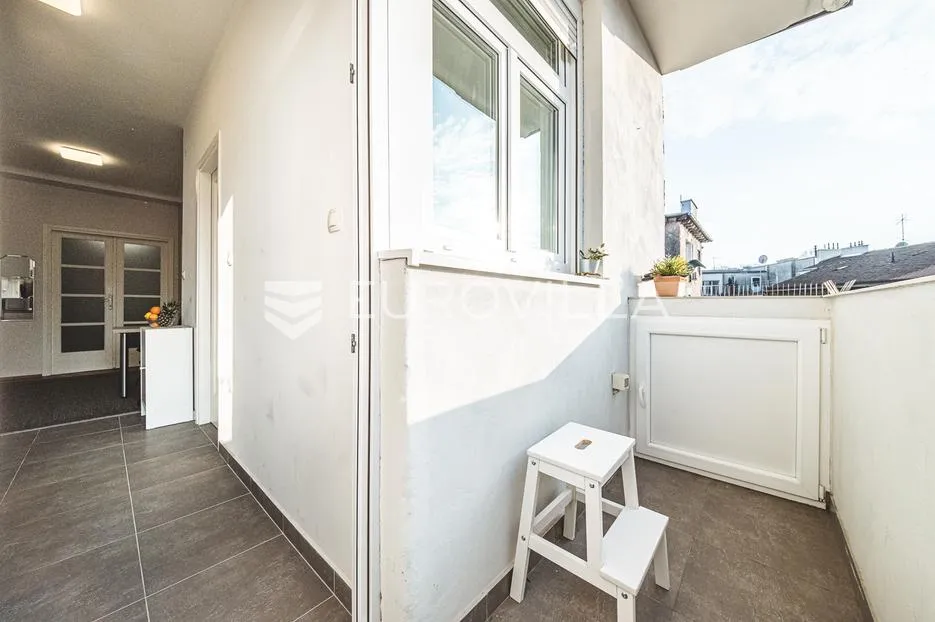 zagreb, donji grad, prekrasan trosoban stan 60 m² - slika 11