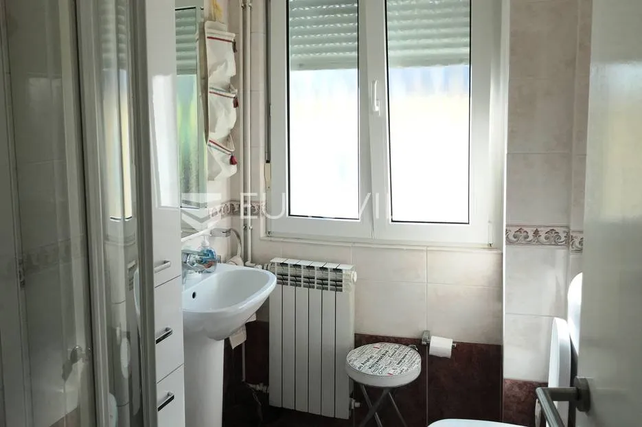 zagreb, gračani, predivna kuća od 289,18 m2 - slika 19