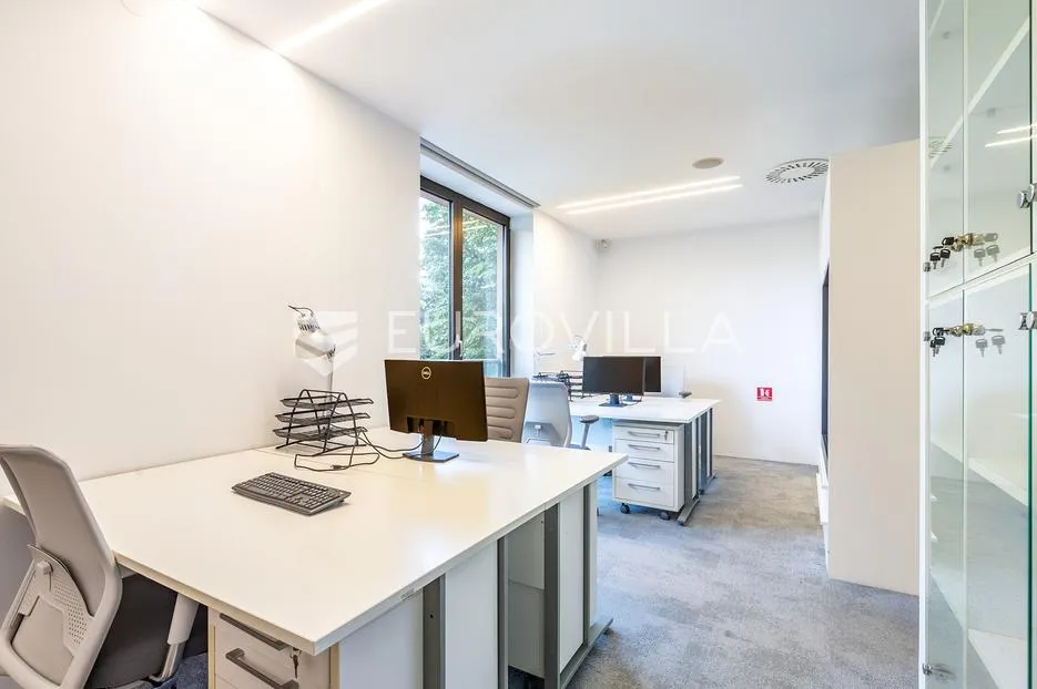 zagreb, radnička, poslovni prostor 147 m² na 1. katu stambeno poslovne zgrade - slika 5