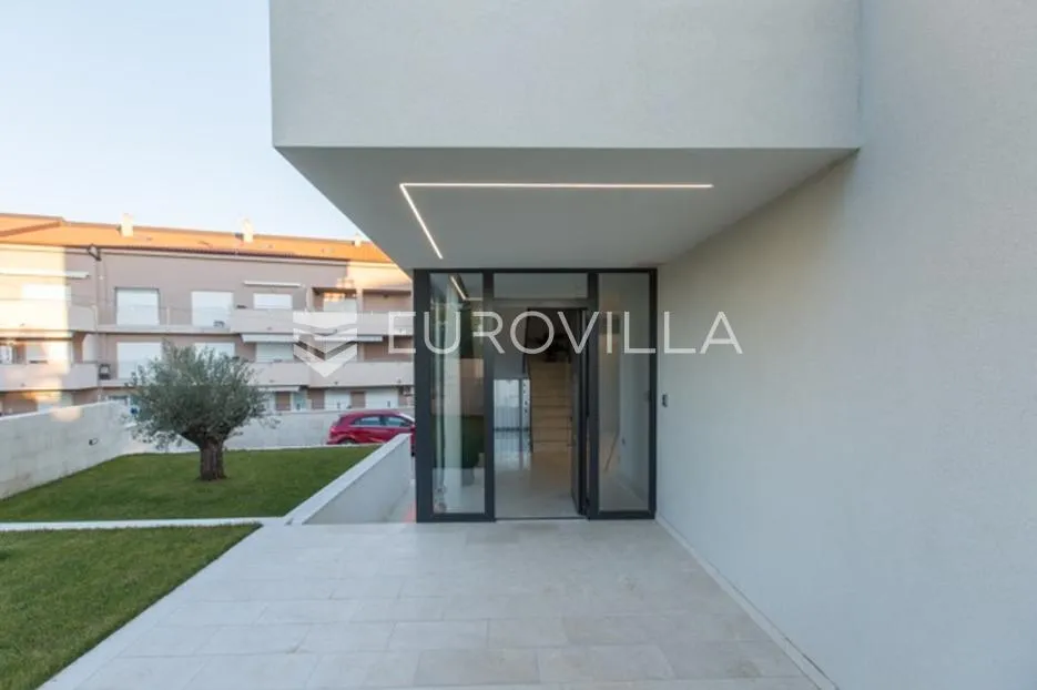 medulin, besprijekornog luksuzna vila 400 m² s bazenom, 300 m od plaže - slika 57