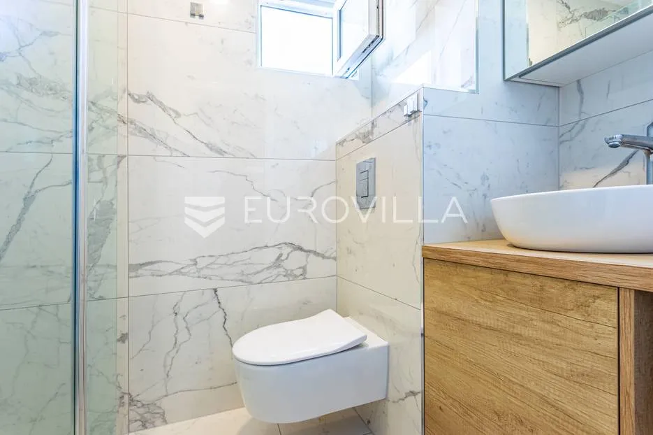 split, bol, moderan penthouse, 4 spavaće sobe - slika 19