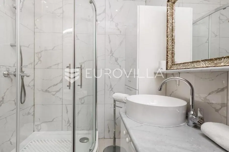 rijeka, centar, dva luksuzna studio apartmana u strogom centru - slika 24