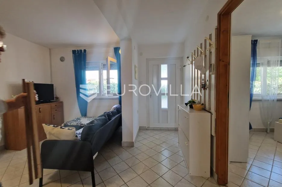 vir, samostojeća katnica s dva apartmana - slika 8