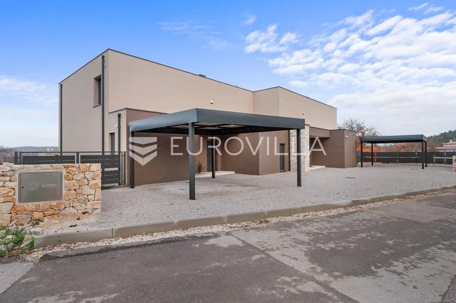 istra, rovinjsko selo, jedinstvena katnica 250 m² - slika 23