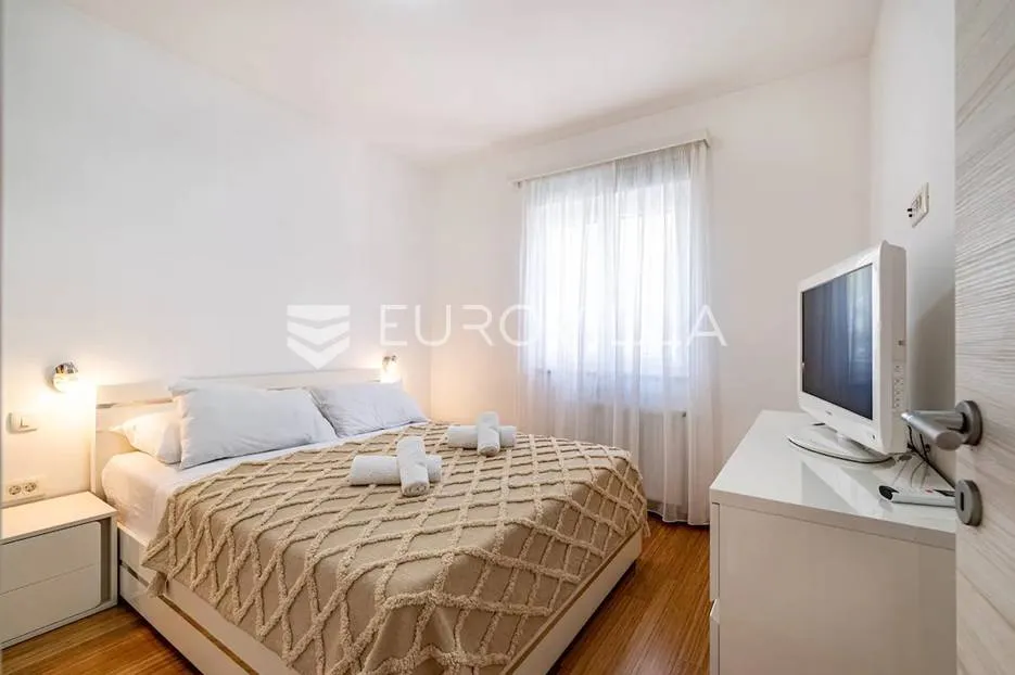 čiovo, moderna novizgrađena kuća s krovnom terasom - slika 18