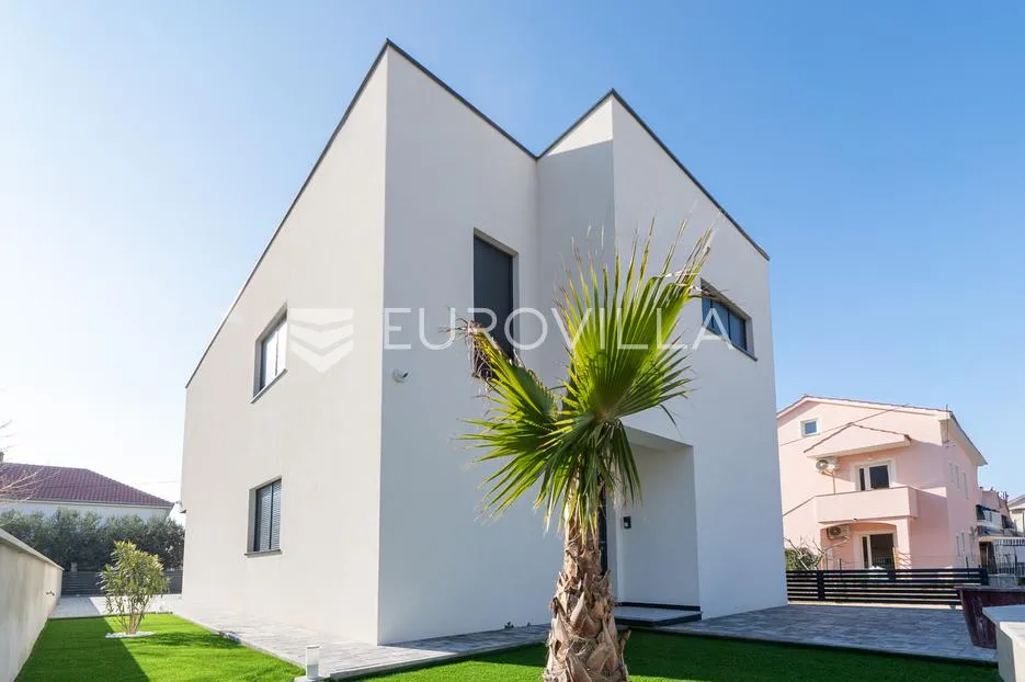 zadar, privlaka, moderna vila s bazenom, novogradnja, 300m od mora - slika 22