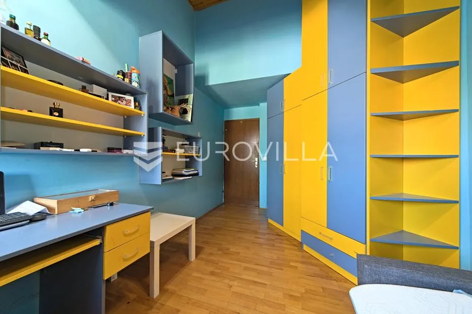 osijek, gornji grad, centar, peterosoban stan na 2 etaže, potkrovlje, 2. kat. - slika 14