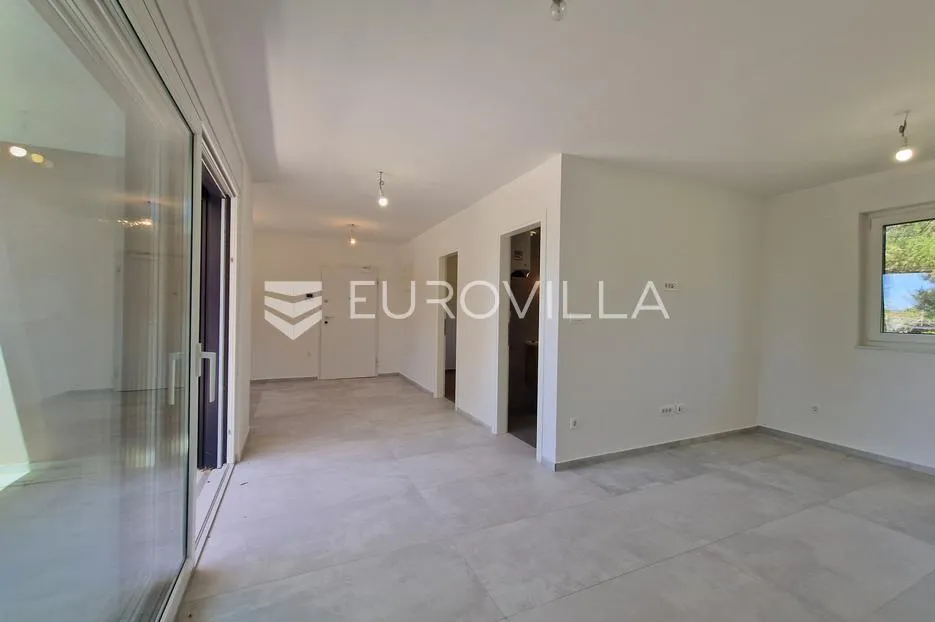 vir, prostran i svijetao apartman u prizemlju - slika 1