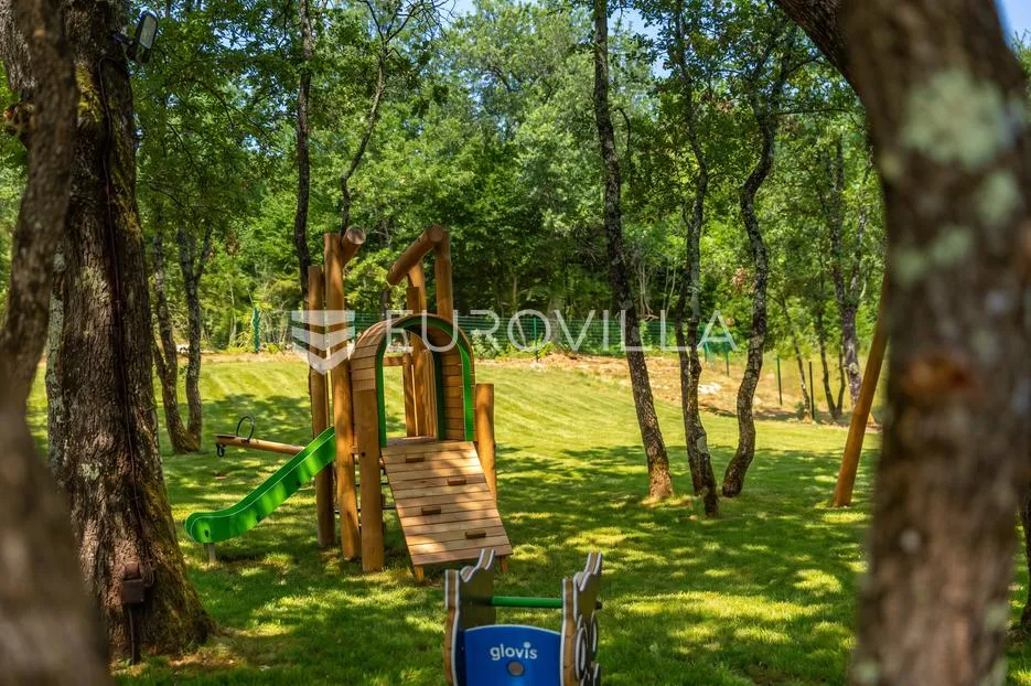 istra, labin, vrhunska moderna villa "e", grijani bazen 48 m², 2642 m² uređene okućnice - slika 23
