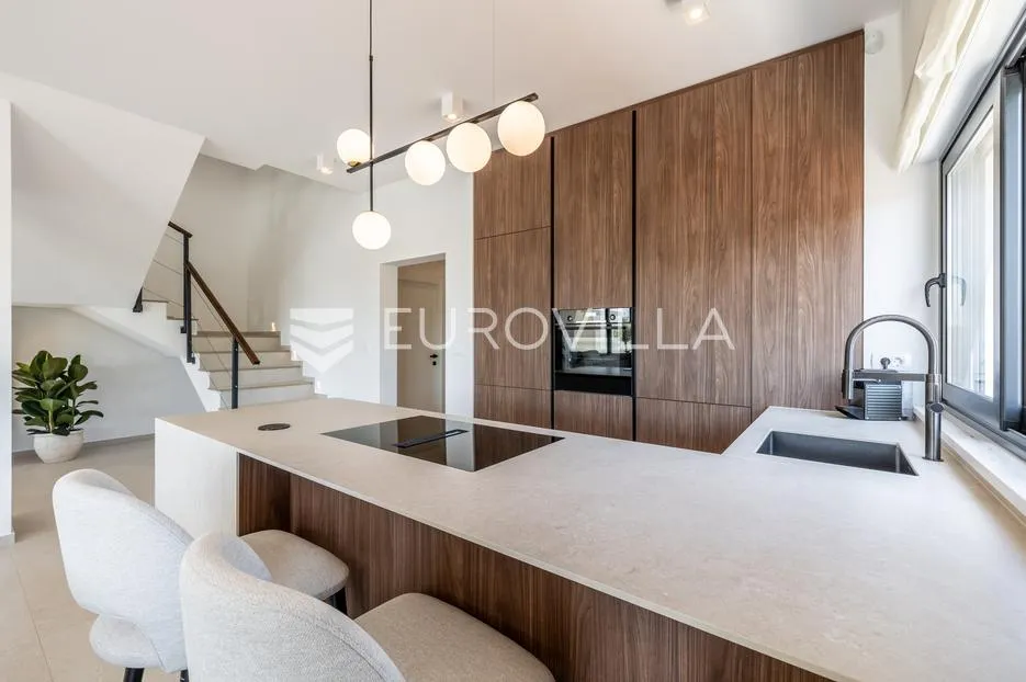kaštel stari, moderna vila s lijepim pogledom - slika 5