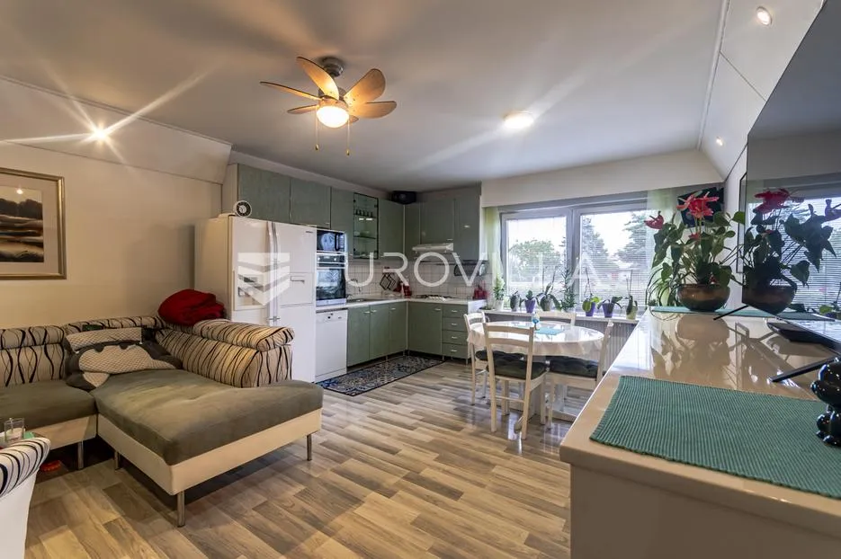 varaždin, centar, stambeno poslovna kuća površine 185 m² - slika 5