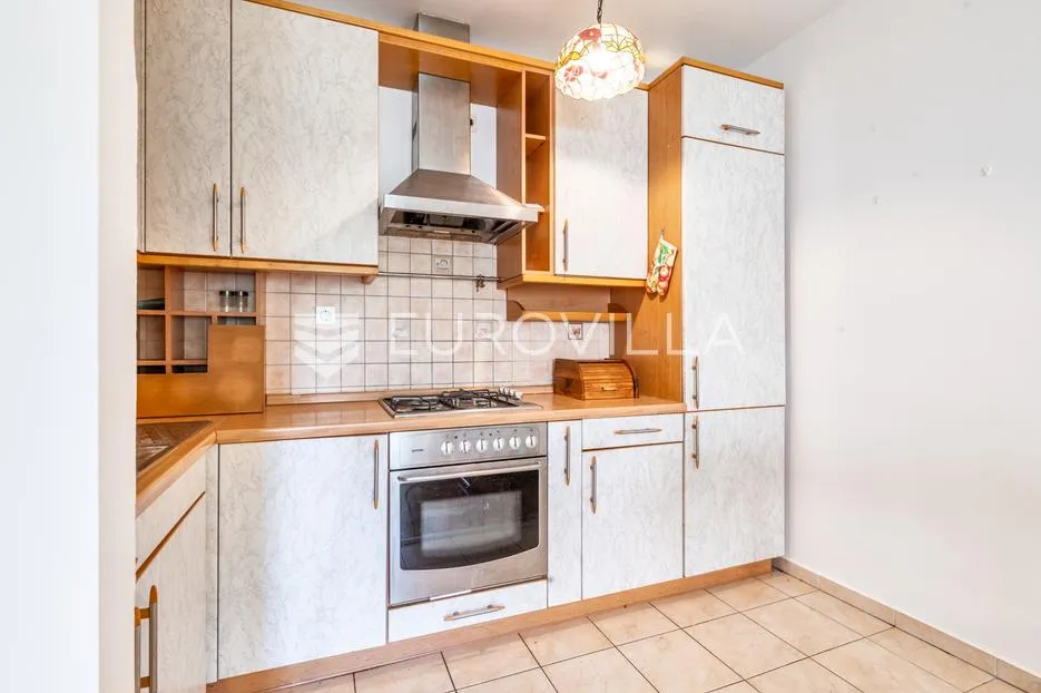 zagreb, kajzerica, dvosoban stan 48 m² s balkonom - slika 3