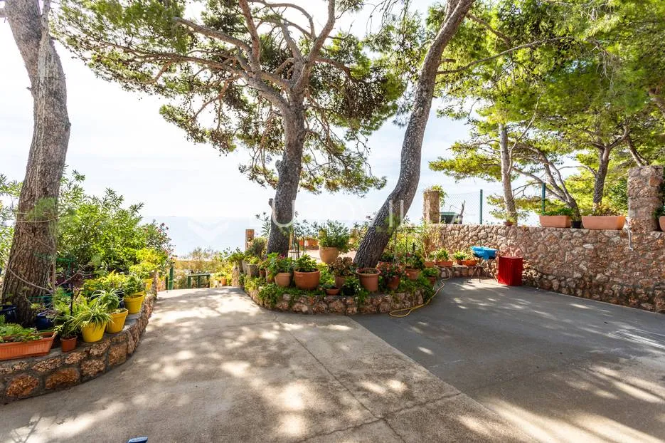 hvar, lijepa kuća na južnoj strani otoka 1.red uz more - slika 3