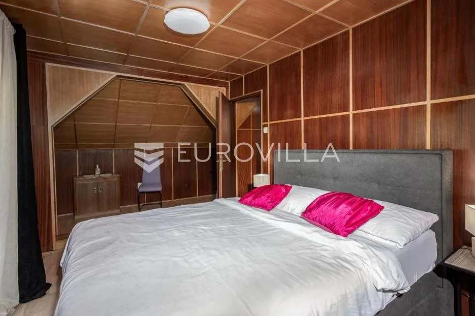 gorski kotar, brod na kupi, kompletno uređena kuća 250 m², jacuzzi, garaža - slika 14