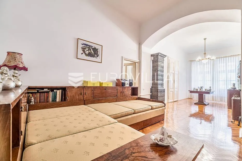 zagreb, ilica, uređen dvosoban stan 130 m2 - slika 1