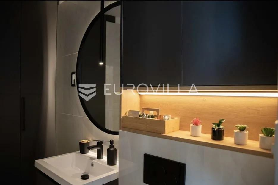 opatija, centar, ekskluzivan stan nkp 65 m2, prvi najam - slika 14