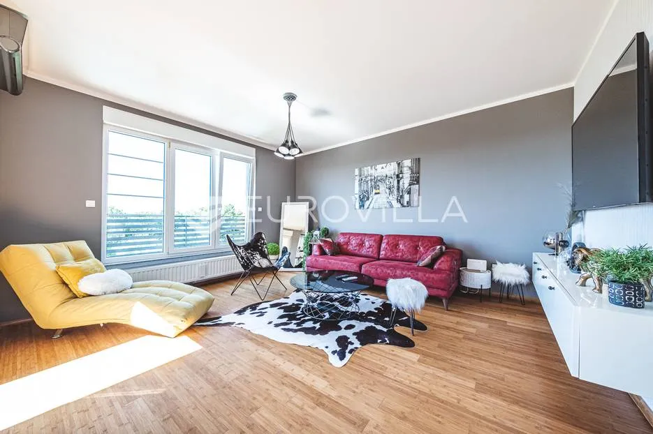 Zagreb, Remete, moderan dvosoban penthouse 62 m² s terasom i parkingom
