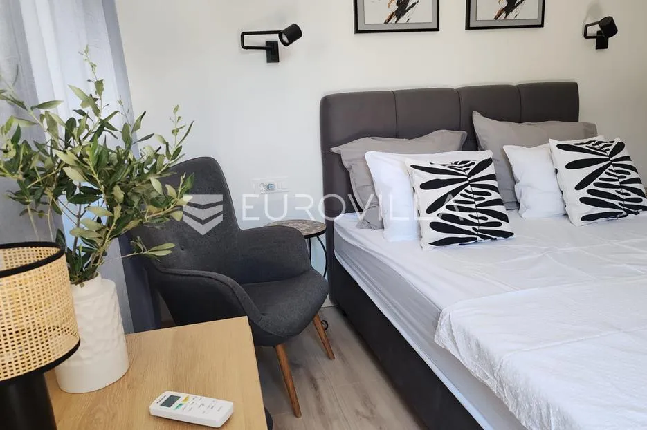 rogoznica, podorljak, novogradnja, moderno uređena kuća s bazenom, 150 m² - slika 9