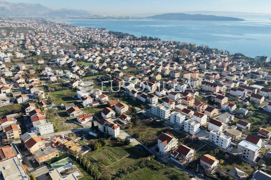 kaštel lukšić, trosoban penthouse s krovnom terasom i dva parkirna mjesta - slika 8