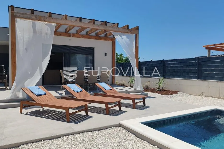 rogoznica, podorljak, novogradnja, moderno uređena kuća s bazenom, 150 m² - slika 22