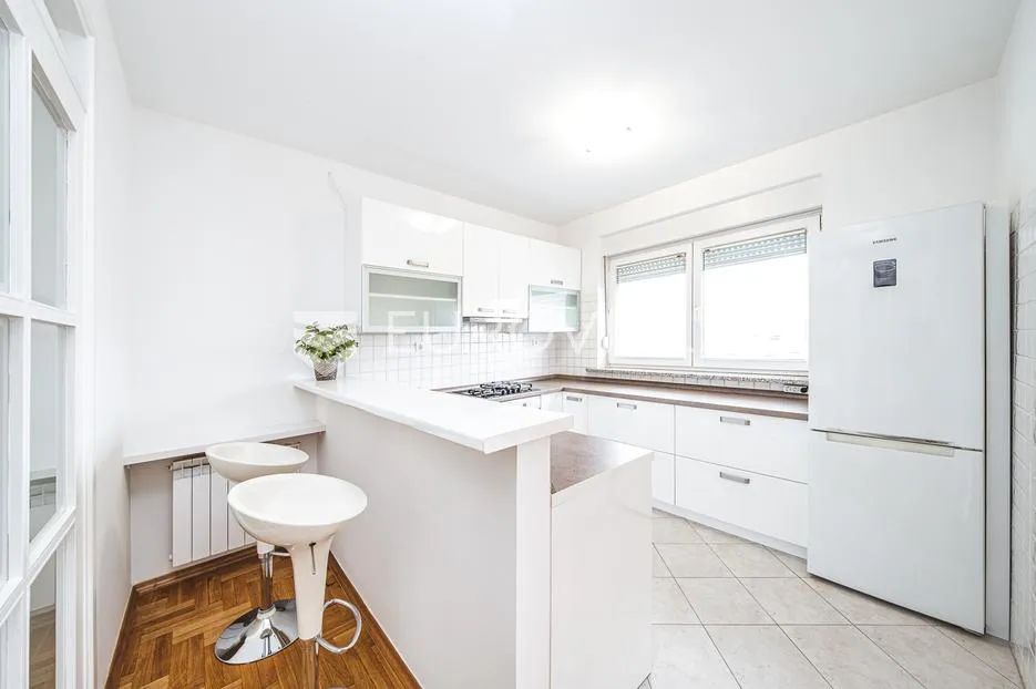 zagreb, trešnjevka, uređen četverosoban stan nkp 122, 35 m2 - slika 5