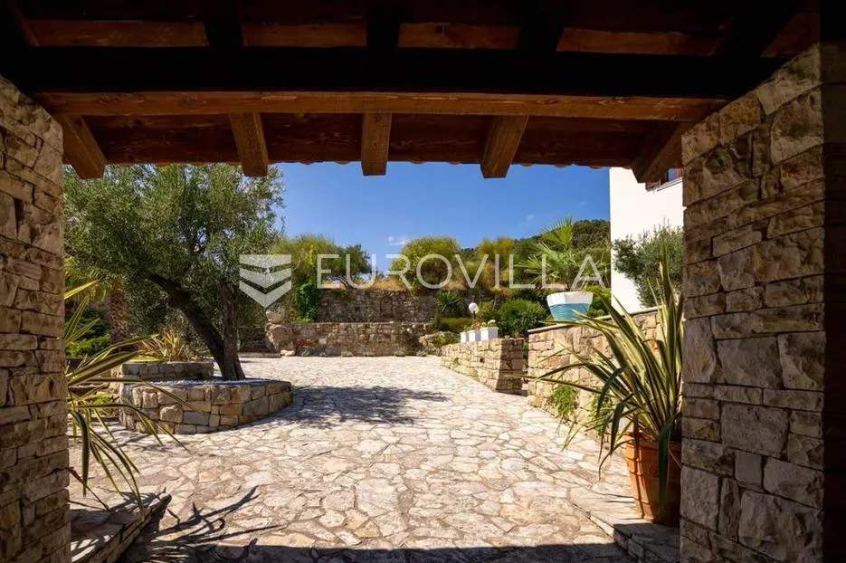 otok rab, kampor, jedinstvena mediteranska vila 80m od mora - slika 5