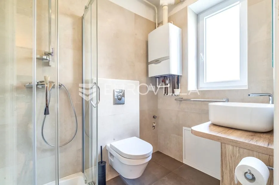 zagreb, rakovčeva, prekrasan četverosoban stan, 115 m² - slika 8