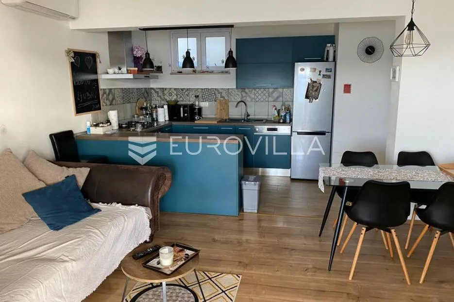 krilo jesenice, namješten stan s neuređenim potkrovljem 70 m² - slika 4