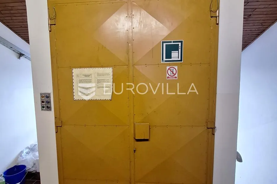 karlovac, ilovac, skladište, proizvodna hala 3800 m² na parceli 9150 m², odlična lokacija - slika 11