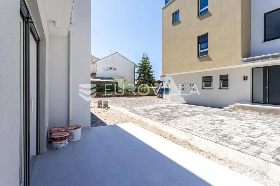 vodice, dvosoban stan s terasom u prizemlju - slika 7