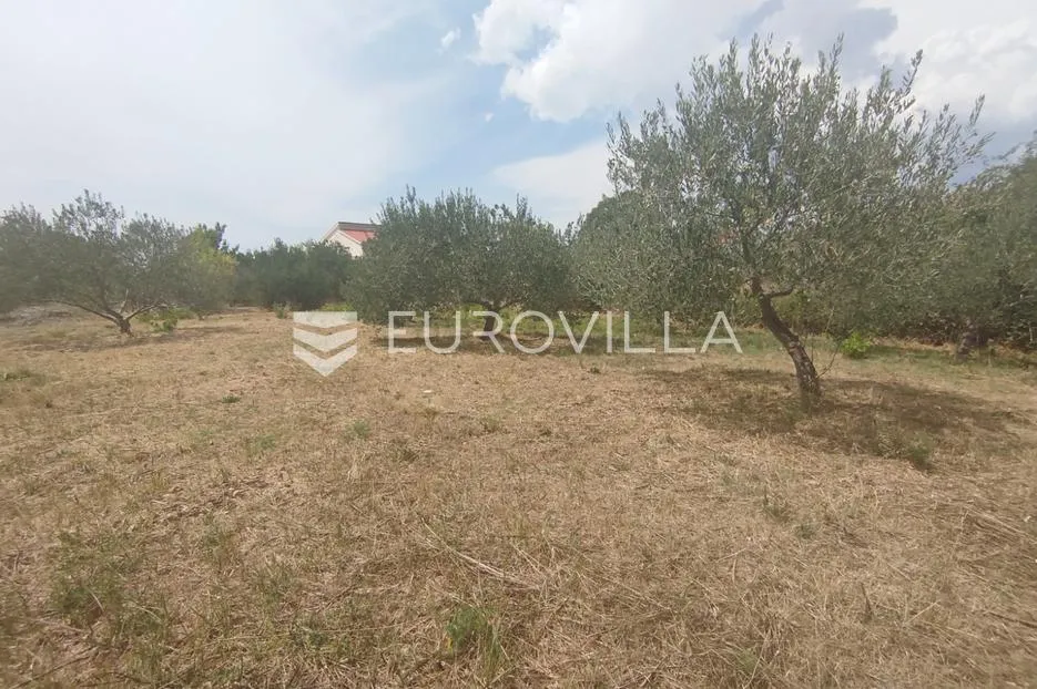šestanovac, atraktivna parcela uz put, 900 m², mogućnost obročne otplate - slika 2