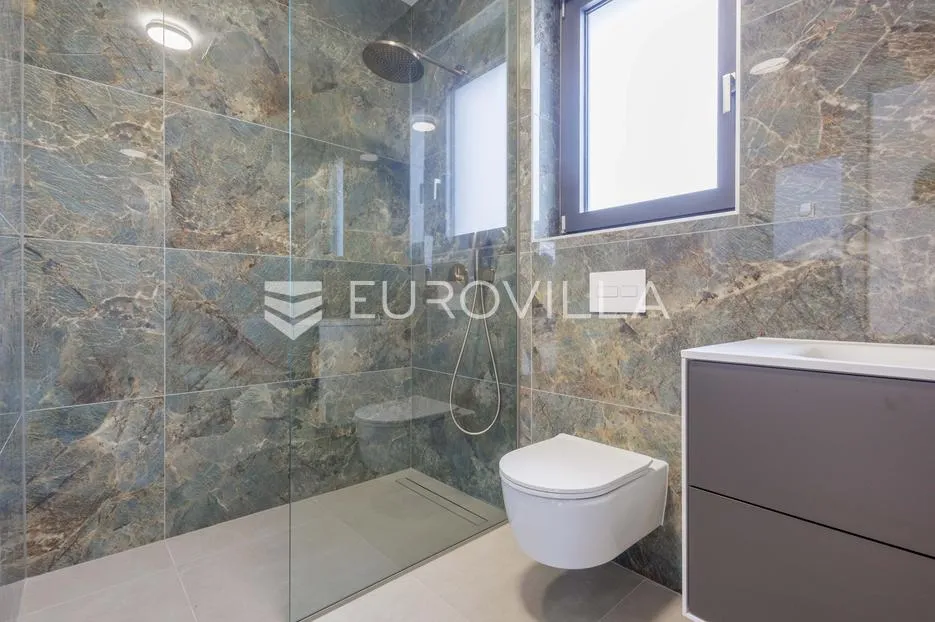 istra, pomer, unikatna, moderna villa 20 m od mora 322 m² - slika 15