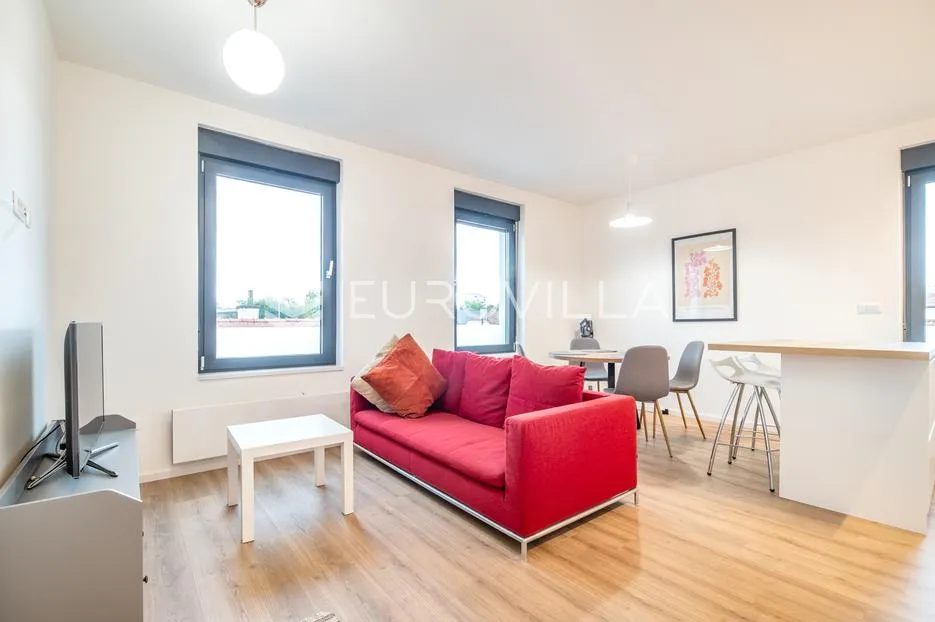 Zagreb, Sigečica prekrasan dvosoban penthouse 43 m²