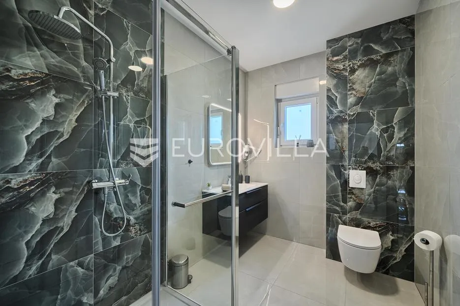 kaštel novi, novoizgrađena vila za dugoročni najam - slika 11