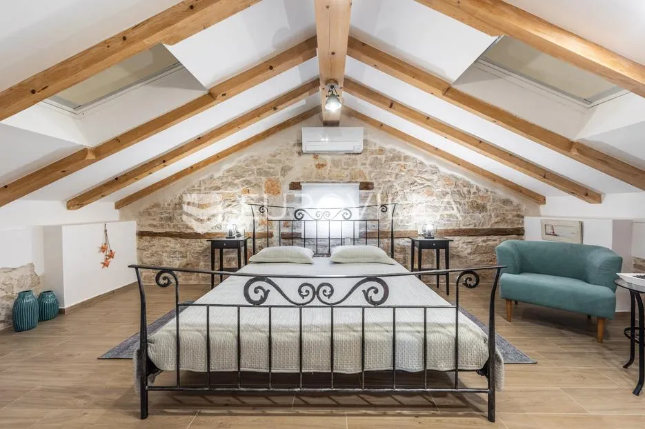 istra, umag, autentična istarska kamena kuća 260 m², okružena zelenilom, 1349 m² okućnice - slika 48