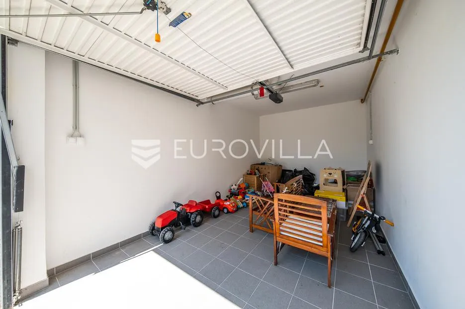 zagreb, gornji stenjevec, prekrasan stan 100 m² s 2 parkinga i spremištem - slika 21