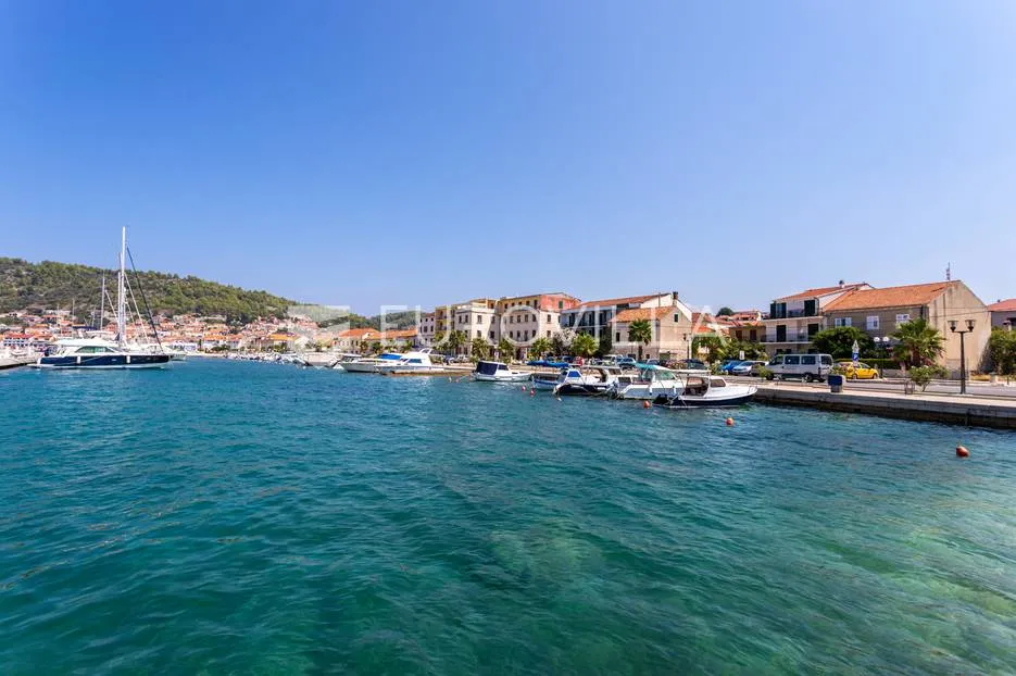 korčula, atraktivno građevinsko zemljište površine 2371 m² - slika 12