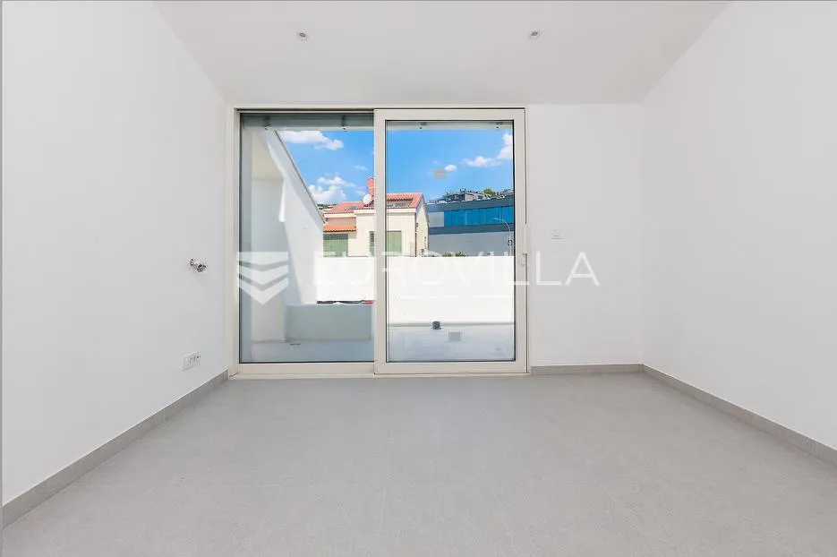 opatija privé, ekskluzivan trosoban penthaus 109.4 m², bazen, teretana - slika 11