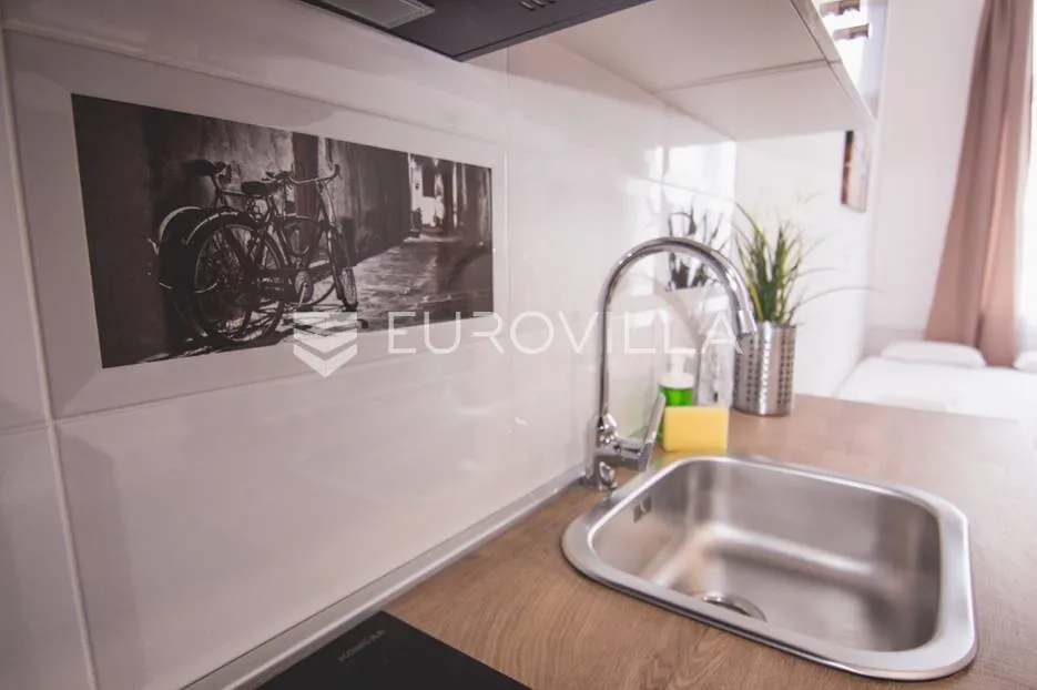 centar stan 205m2 podijeljen na 5 apartmana i sobu - slika 41