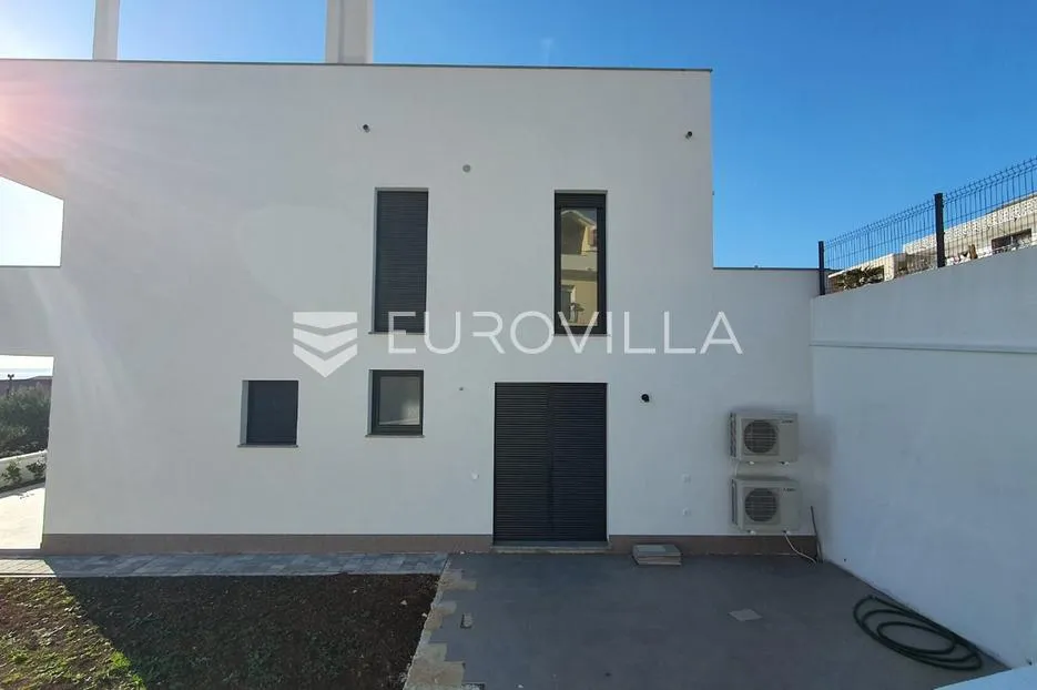 zadar, rtina, trosoban stan u novogradnji, 100 m od mora, pogled, bazen - slika 7