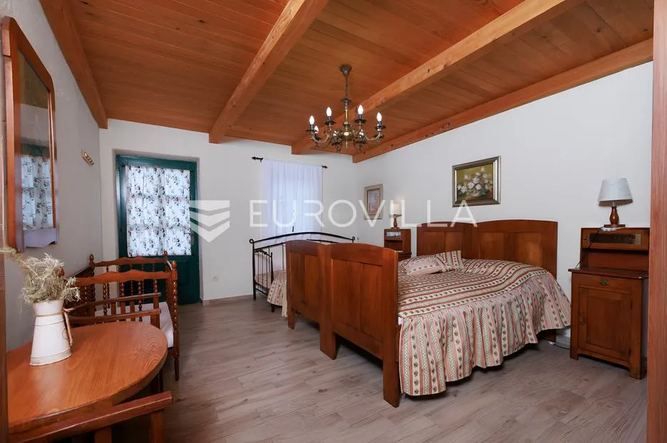 vinodolska općina, bribir, šarmantna vila s pomoćnim objektom i bazenom - slika 35