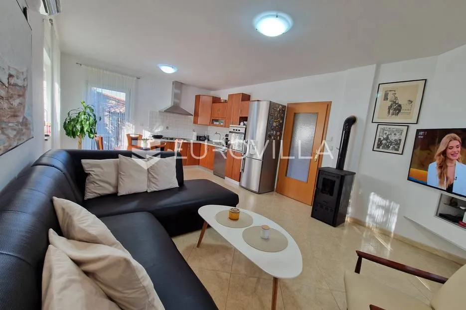 istra, pula - veli vrh, dvije samostojeće prizemnice sa bazenom nkp 50 m2 i 90 m2 - slika 60
