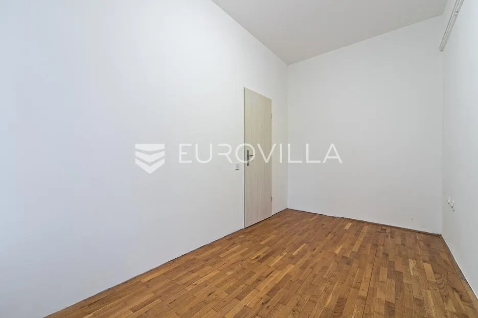 osijek, gornji grad, potuno renovirani dvoetažni stan površine 70 m² - slika 5