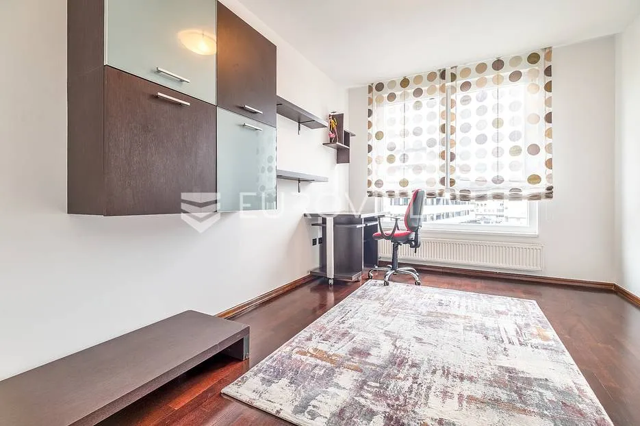 zagreb, bužanova, prekrasan trosoban 97 m² - slika 8