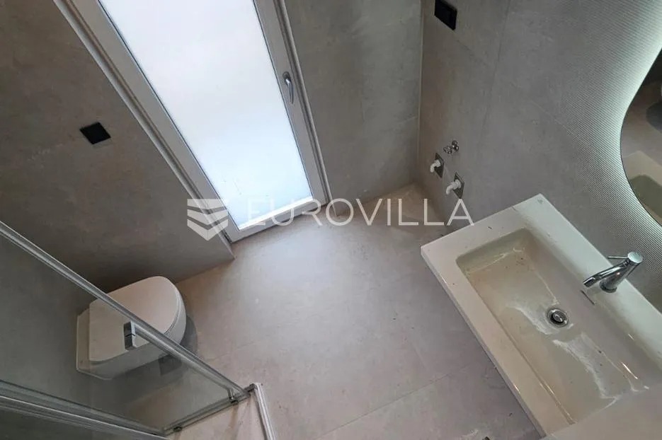 kaštel stari penthouse 102 m² s pogledom na more, garaža s ostavom direkno lift u stan - slika 11