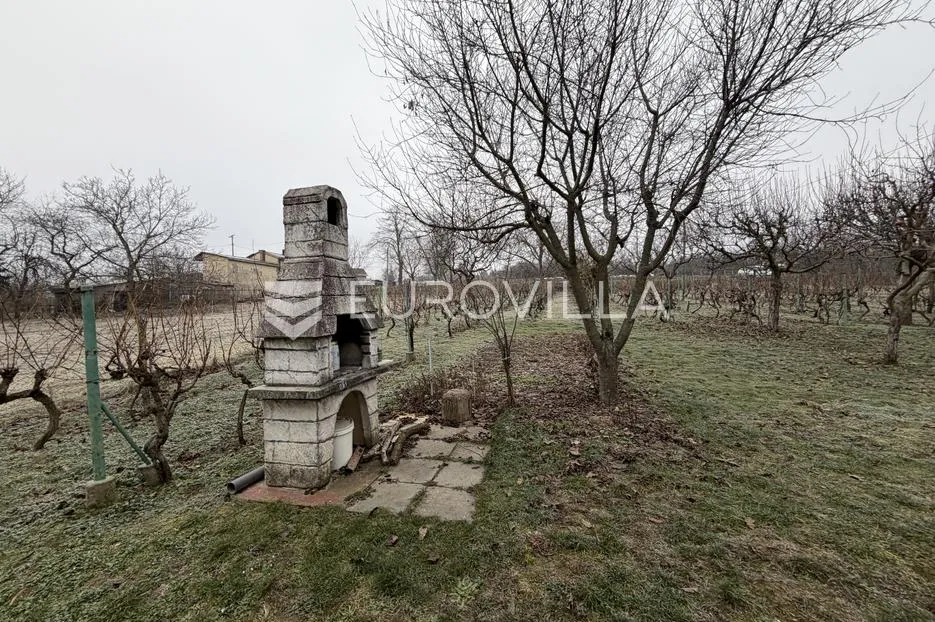 mandićevac, vikendica 66 m² s vinogradom, izvrsna investicija - slika 12
