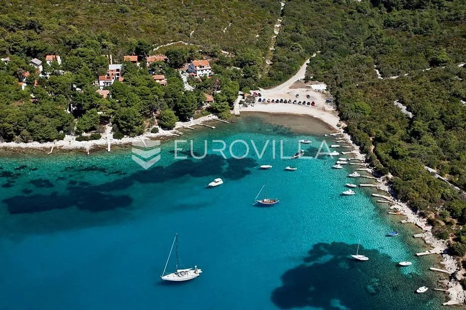 mali lošinj, samostojeća kuća s stanom i tri manja apartmana, 180 m od mora - slika 2