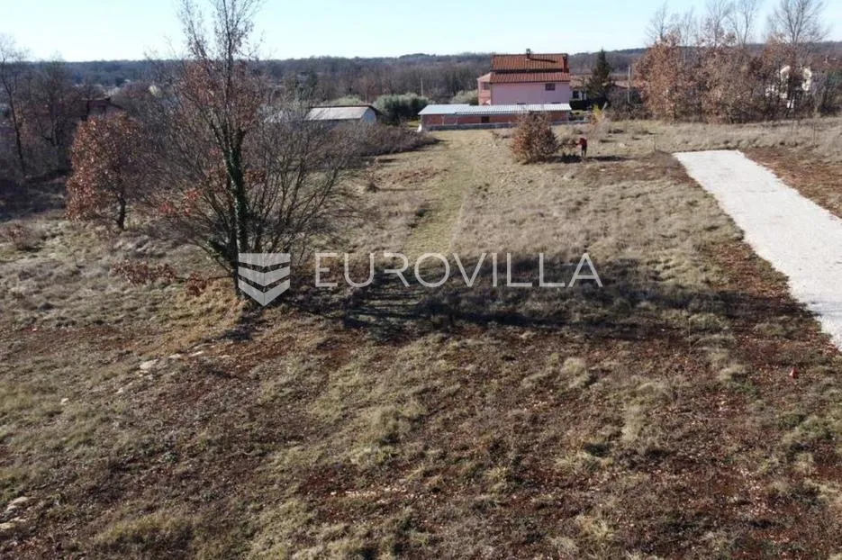 Tinjan, Kringa, građevinsko zemljište s dijelom poljoprivrednog 734 m² na mirnoj lokaciji - Kringa, Tinjan