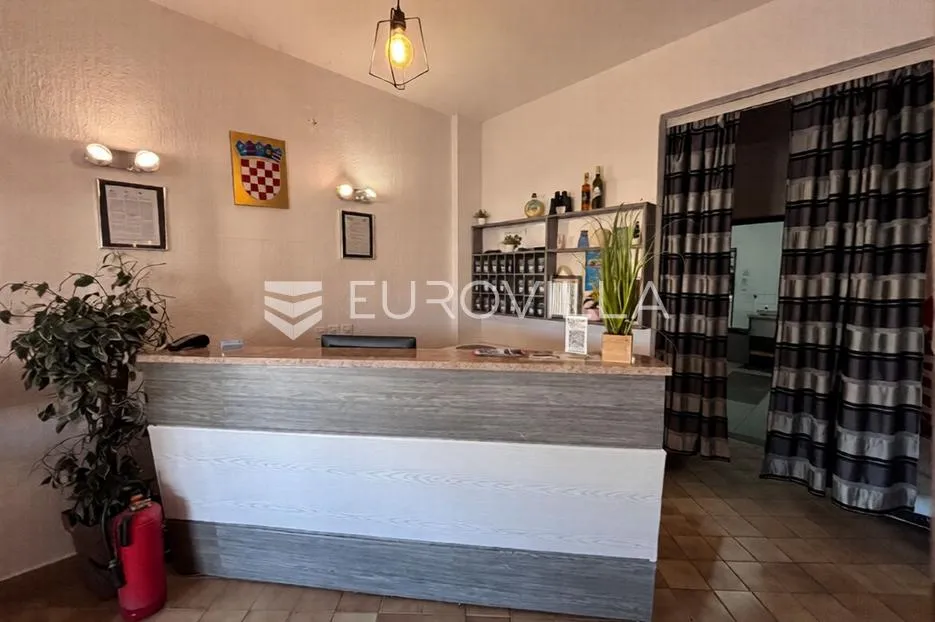 otok pag, pag, hotel s uhodanim poslovanjem, 100 m od plaže - slika 11