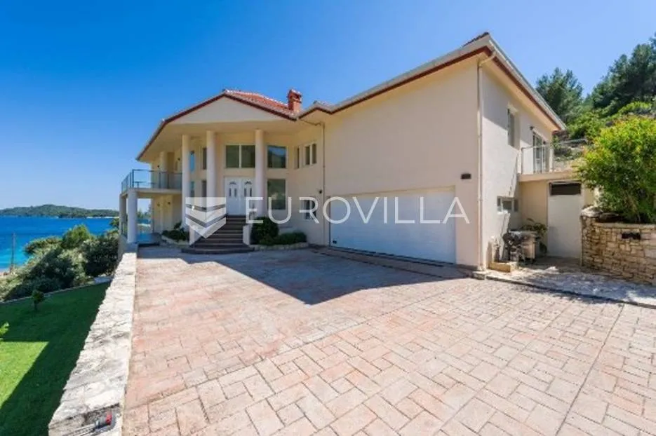 korčula, atraktivna vila prvi red do mora - slika 41